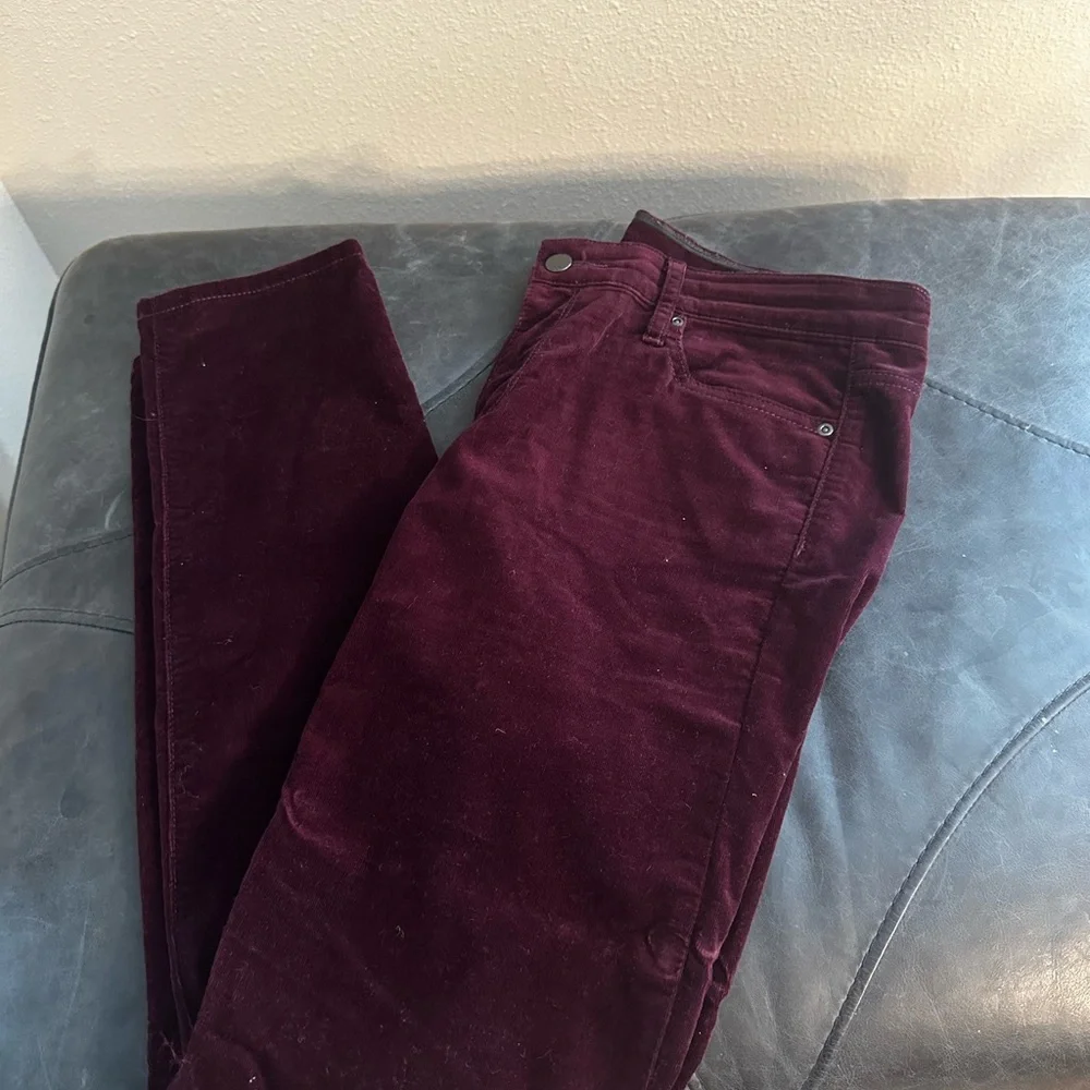 GAP HIGH RISE CORDUROY VINTAGE SLIM JEANS MAROON / WINE SZ-30/10 - Picture 3 of 6